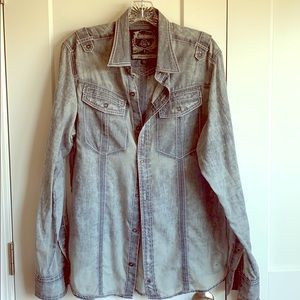 Buckle lightweight button down